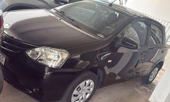 TOYOTA ETIOS 1.5 XS 16V FLEX 4P AUTOMÁTICO TOYOTA ETIOS 1.5 XS 16V FLEX 4P AUTOMÁTICO